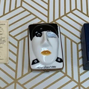 Dubarry Mask TM